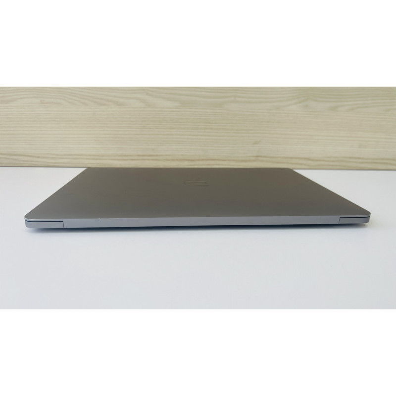 MacBook Pro 13 2018 Space  i5 2.3ghz 8/256